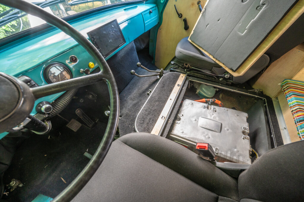 Dort, wo der Motor war, steckt nun die Steuerung